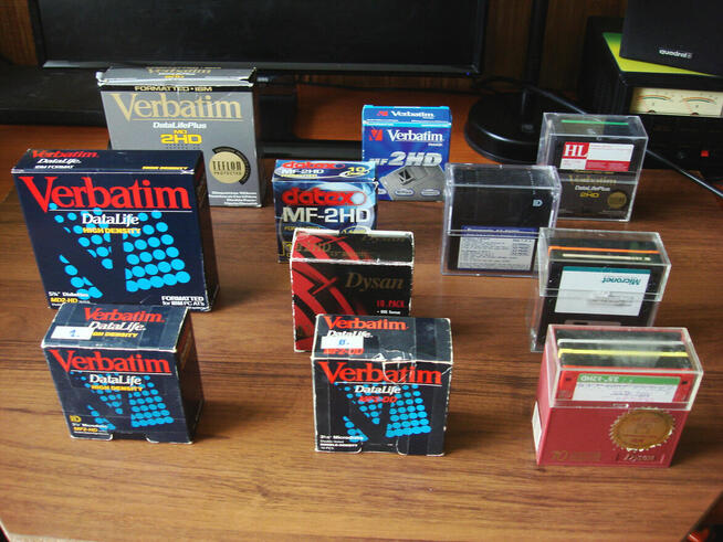 Pudełko na dyskietki 3,5” - 4 sztuki. 180 dyskietek 3.5” i 3