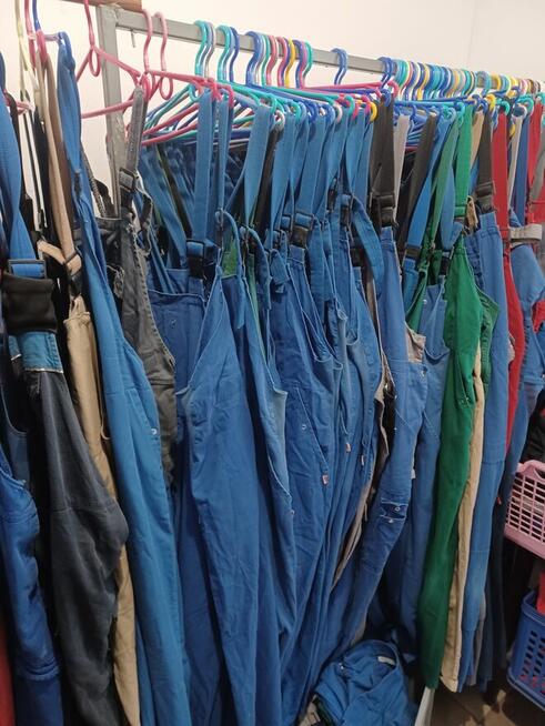 Ogrodniczki i spodnie robocze używane - Tanio !!!