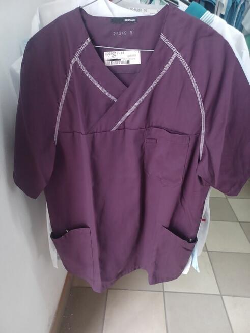 Bluzy medyczne używane