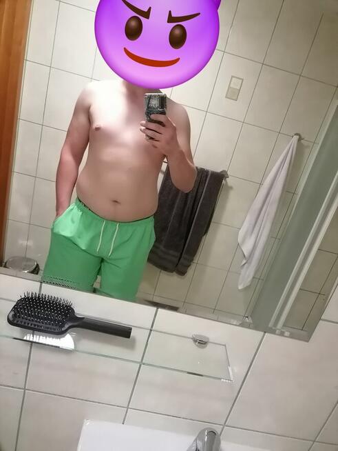 Młody mężczyzna szuka dojrzałej Pani.