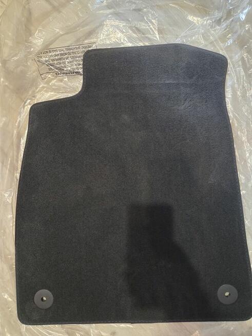 Dywaniki welurowe Audi A4 B9