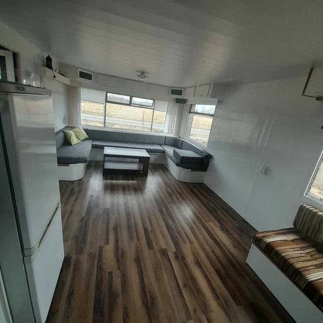 Domek holenderski zabudowany z tarasem