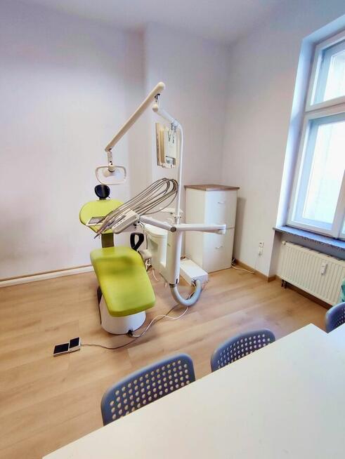 ZATRUDNIMY NAUCZYCIELA NA KIERUNKU STOMATOLOGICZNYM