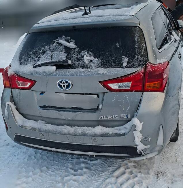 Sprzedam dzwi klape toyota auris hybrid 1G6