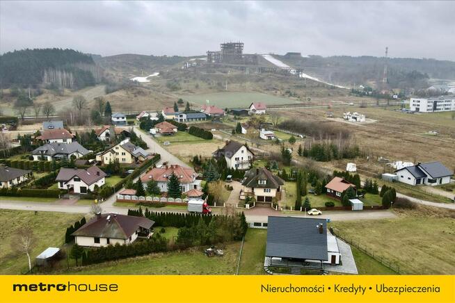 Atrakcyjny dom w prestiżowej lokalizacji.