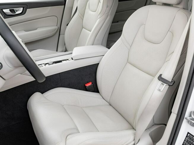 Volvo XC 60 GD6M658#B5 B AWD Ultimate Dark Podgrz.f I kier HAK Salon PL VAt23%