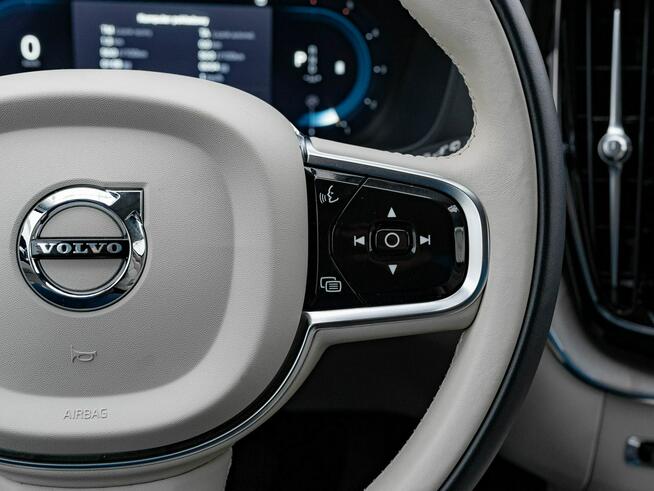 Volvo XC 60 PY20856#B4 D AWD Plus Dark Podgrz.f kier I szyba Salon PL VAt23%