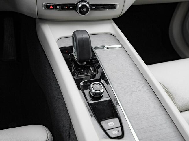 Volvo XC 60 PY20856#B4 D AWD Plus Dark Podgrz.f kier I szyba Salon PL VAt23%