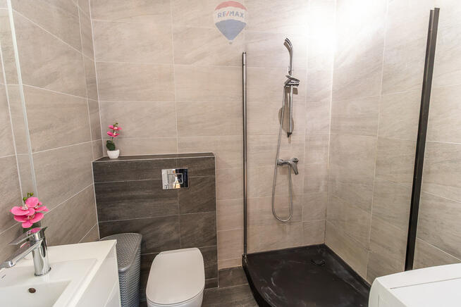 Nowoczesna kawalerka z balkonem blisko centrum