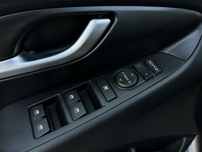 Hyundai i30 1.5DPI 110KM Comfort + Pakiet Zimowy Salon Polska Faktura VAT23%