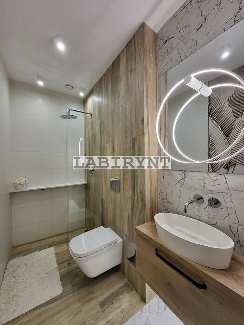 Luksusowy, 5 pokoi, 207m2, 2024 rok, działka 935m2