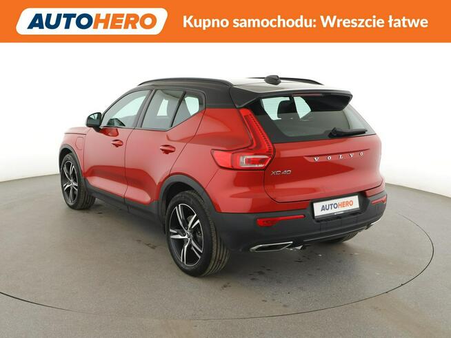 Volvo XC 40 R-Design PHEV auotomat alcantara navi kamera grzane fotele tempomat LE