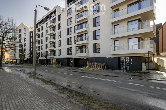 Na sprzedaż 2-pokojowe mieszkanie w bloku z windą