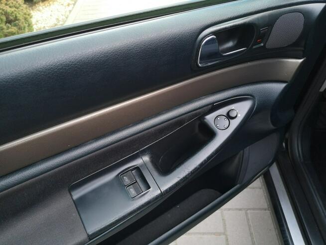 Audi A4 1.9 TDI 115 KM Klimatronic Elektryka Isofix Xenon Alu Felgi Automat