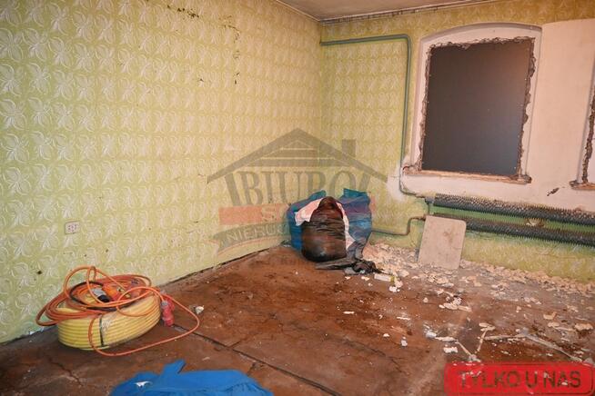 KADŁUB WOLNY/Dom z dużą zabudową gospodarczą