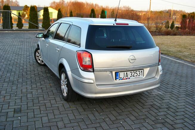 Opel Astra Zarejestrowany- ważne opłaty , klimatyzacja , gotowy do jazdy.
