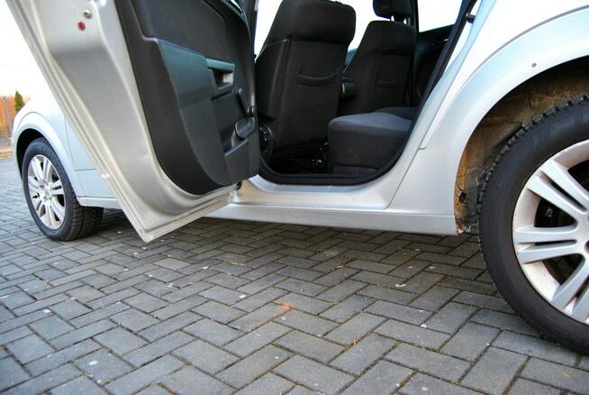 Opel Astra Zarejestrowany- ważne opłaty , klimatyzacja , gotowy do jazdy.