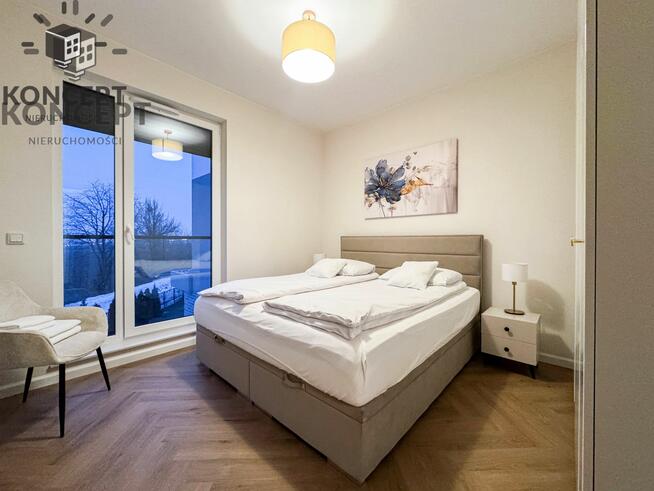 Nowoczesny szeregowiec z dużym ogrodem