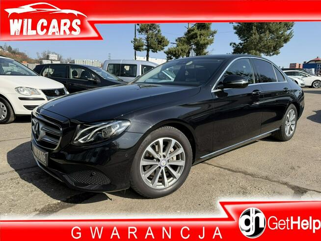 Mercedes E 220 Klimatronic 2-stref, Hak, Skóra, Podgrz. fotele, CarPlay/AndroidAuto