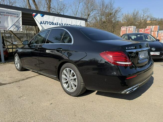 Mercedes E 220 Klimatronic 2-stref, Hak, Skóra, Podgrz. fotele, CarPlay/AndroidAuto