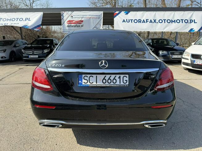 Mercedes E 220 Klimatronic 2-stref, Hak, Skóra, Podgrz. fotele, CarPlay/AndroidAuto