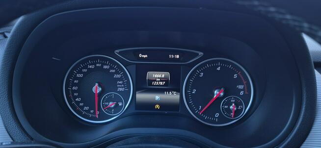 Mercedes B 180 LED-KPL. kół