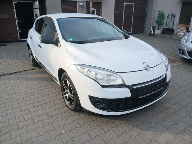Renault Megane 1.6i alufelgi klimatyzacja startstop stan BDB 5 drzwi