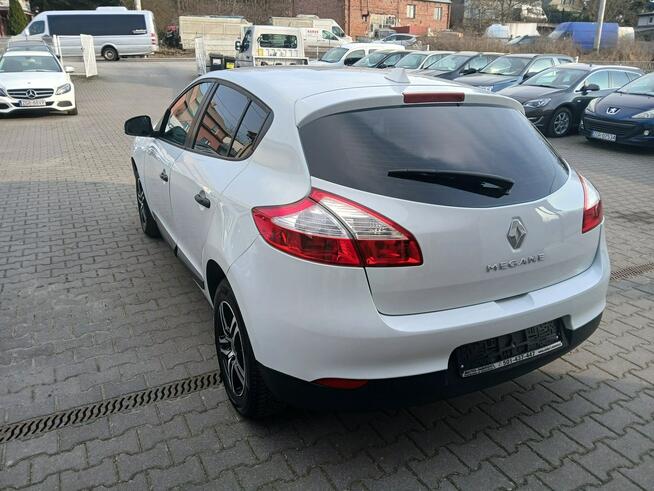 Renault Megane 1.6i alufelgi klimatyzacja startstop stan BDB 5 drzwi