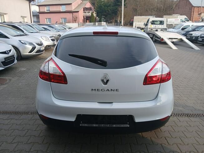 Renault Megane 1.6i alufelgi klimatyzacja startstop stan BDB 5 drzwi