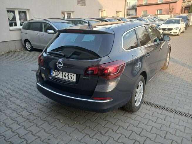 Opel Astra 1.6 CTDI alufelgi klimatronik navi czujniki xenon tempomat stan BDB