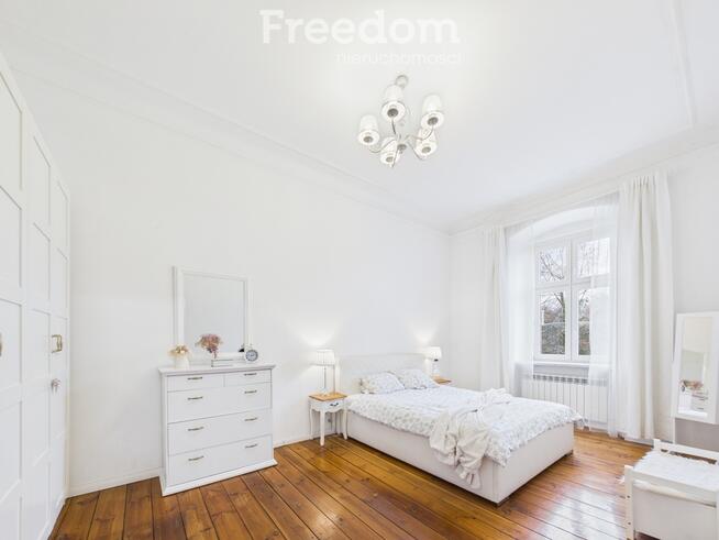 Pałac 750 m² z 11-hektarowym parkiem i stawem