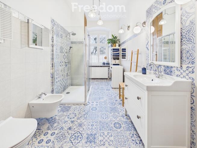 Pałac 750 m² z 11-hektarowym parkiem i stawem