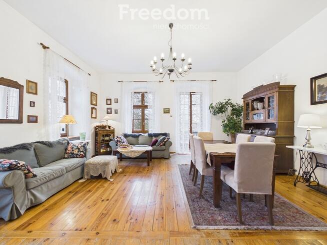 Zespół dworski 750 m² z 11-ha parkiem i stawem