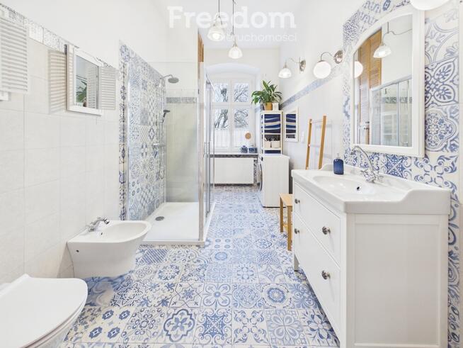 Zespół dworski 750 m² z 11-ha parkiem i stawem