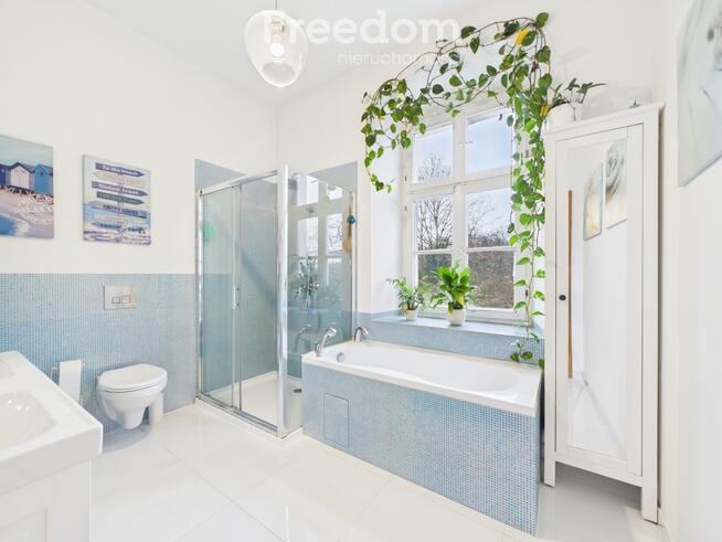 Zespół dworski 750 m² z 11-ha parkiem i stawem