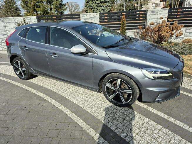 Volvo V40 2.0D2 R-DESIGN navi full led chromy Nowe opony