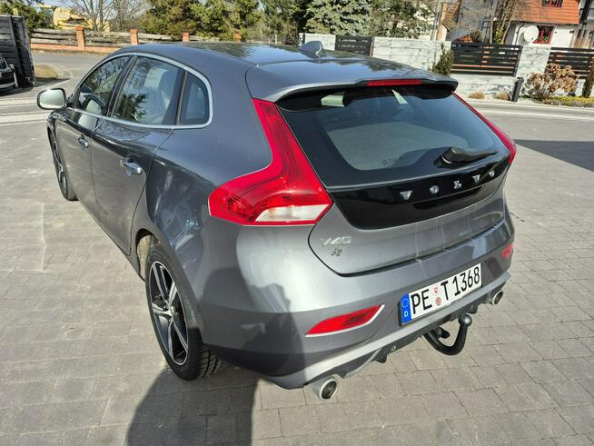 Volvo V40 2.0D2 R-DESIGN navi full led chromy Nowe opony