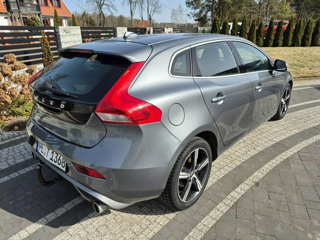 Volvo V40 2.0D2 R-DESIGN navi full led chromy Nowe opony