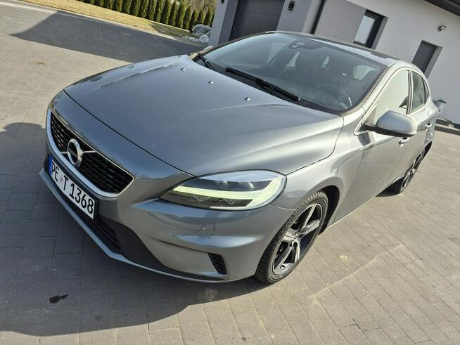 Volvo V40 2.0D2 R-DESIGN navi full led chromy Nowe opony