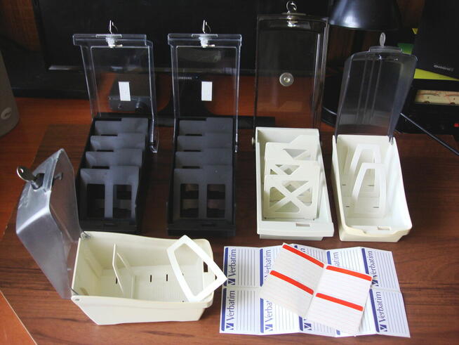 Pudełko na dyskietki 3,5” - 4 sztuki. 180 dyskietek 3.5” i 3