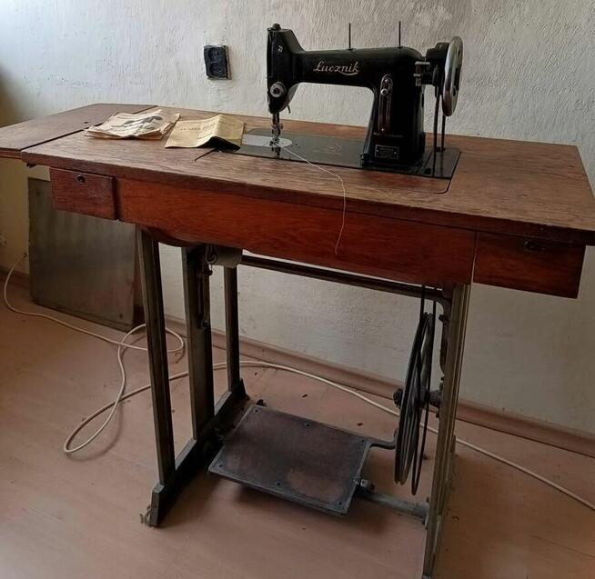 Stojąca maszyna do szycia łucznik