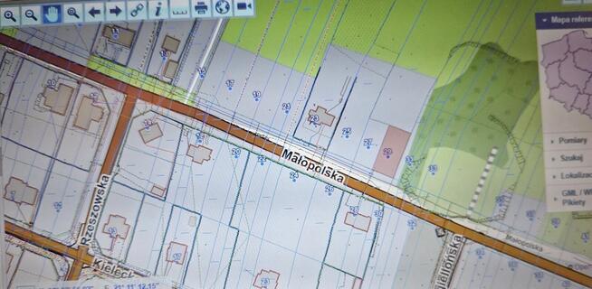 Sprzedam działkę budowlaną w Staszowie