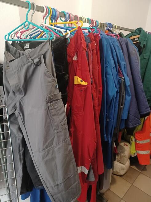 Ogrodniczki i spodnie robocze używane - Tanio !!!