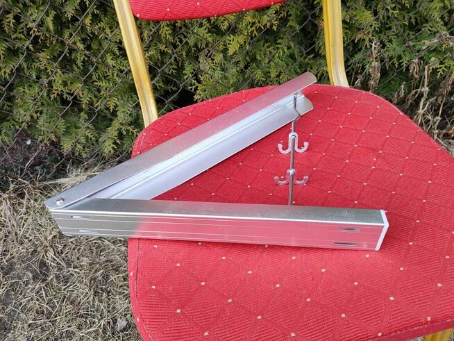 Wieszak na Ubrania Uchwyt ścienny Regulowany srebrny do szafy