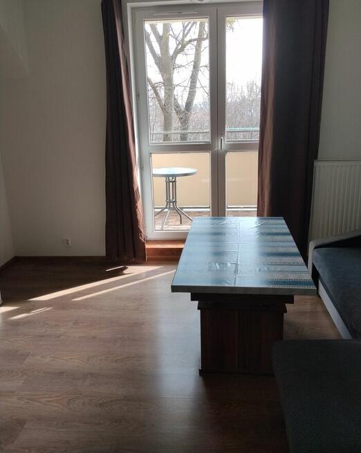 Sprzedam dwupokojowe mieszkanie z aneksem kuchennym i balkon