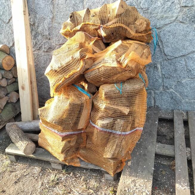 Drewno do kominka i wędzenia