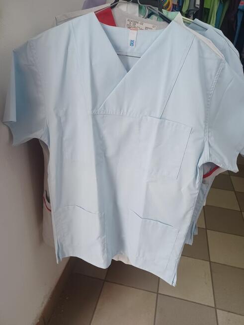 Bluzy medyczne używane
