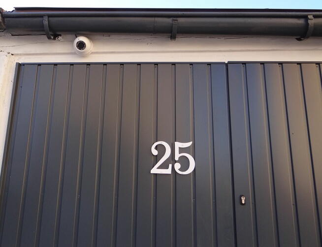 Garaż z kanałem bez czynszowy w Pile Malczewskiego .