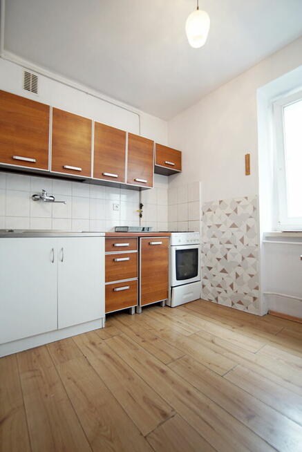 Przestronna kawalerka z oddzielną kuchnią w centrum, od 1.04