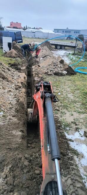 Praca przy zakładaniu ogrodów.